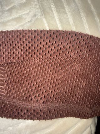 Leggings marrones con diseño texturizado