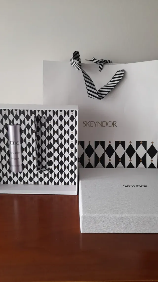 Serum Skeyndor Corrective Plata