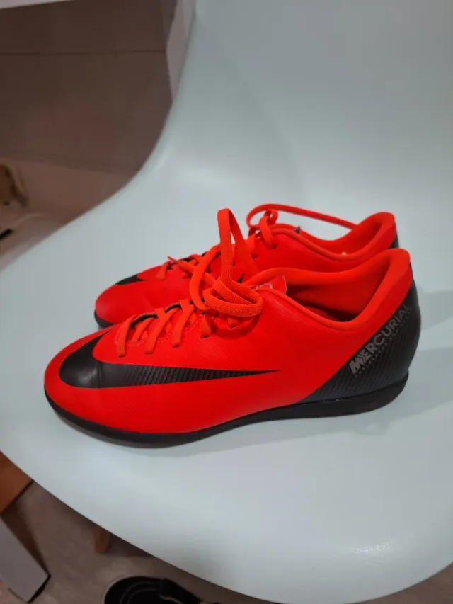 Botas de fútbol Nike Mercurial Rojas talla 38
