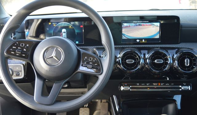 MERCEDES-BENZ Clase A Sedan A 180