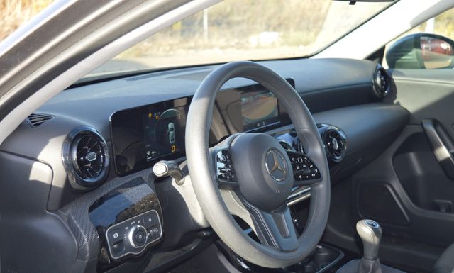 MERCEDES-BENZ Clase A Sedan A 180