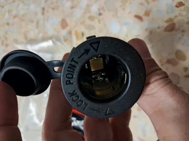 2 Tomas Mechero 12V + Conectores