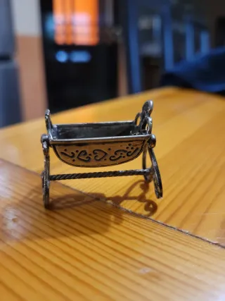 Culla in miniatura vintage