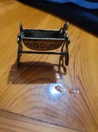 Culla in miniatura vintage