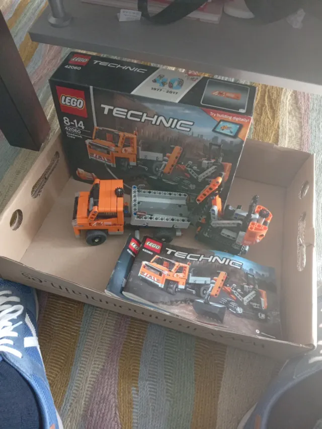 LEGO Technic 42060 Roadwork Crew