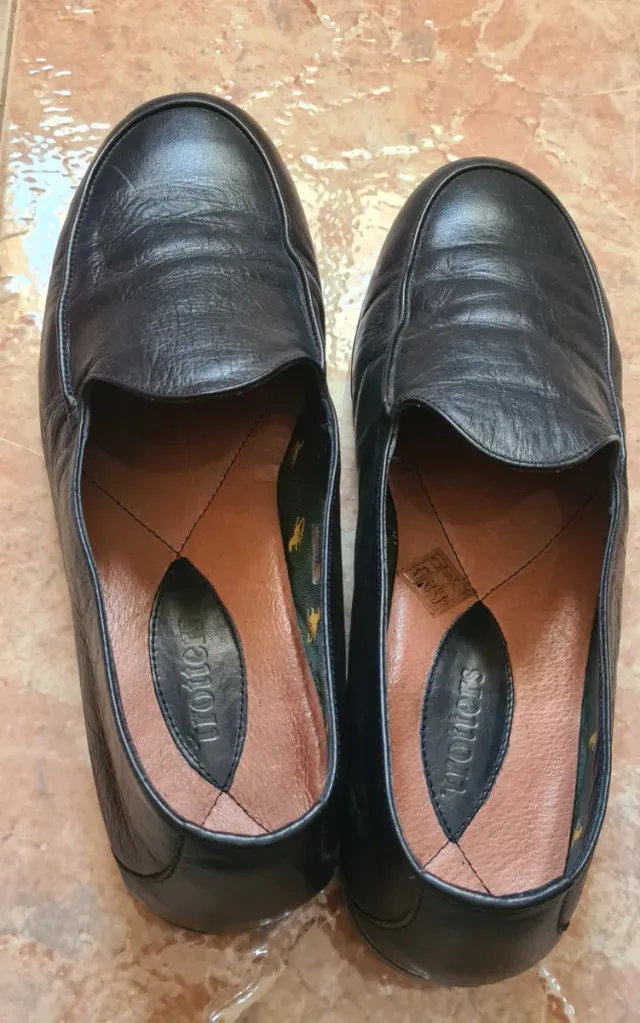 Zapatos de piel Trotters negros