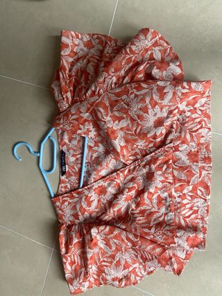 Top Zara floral naranja y blanco