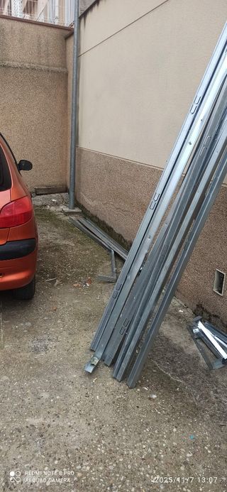 Perfiles de pladur desmontados