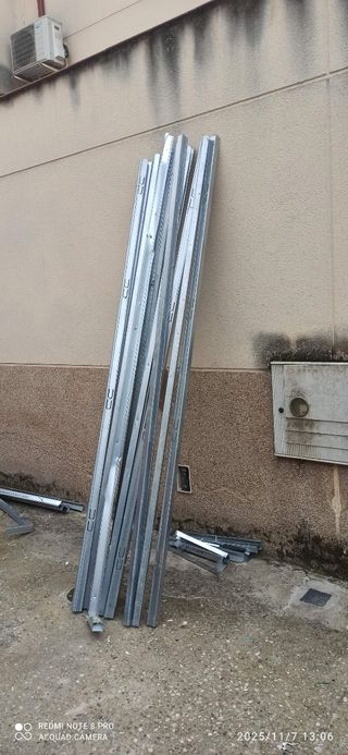 Perfiles de pladur desmontados