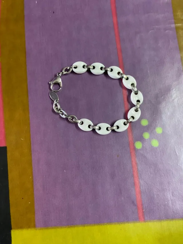 Pulsera eslabones blancos y plateados de acero