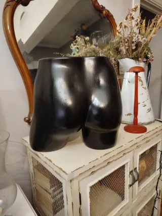 Maniquí Mujer pintado en Negro