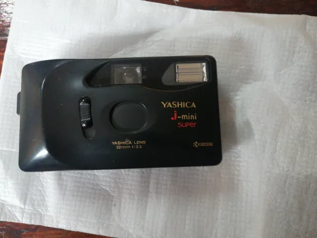 Cámara Yashica J-mini Super