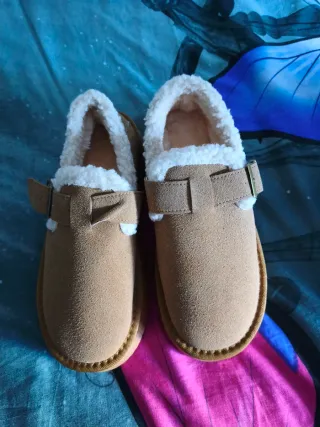 Zapatos Beige/Marrón con Forro de Borrego