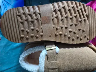 Zapatos Beige/Marrón con Forro de Borrego