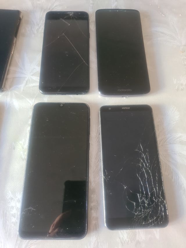 Lote de móviles negros Es 20 por unidad negociable