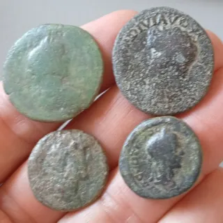 ≡ Lote 4 Monedas romanas