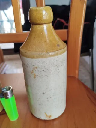 2 Vecchie Bottiglie di Birra Inglese