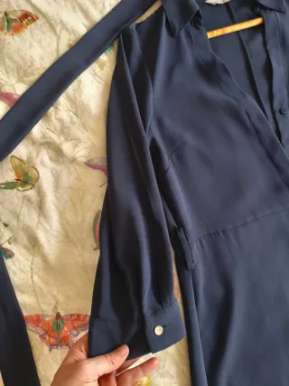 Vestido azul marino con cinturón