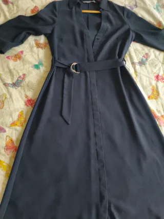 Vestido azul marino con cinturón