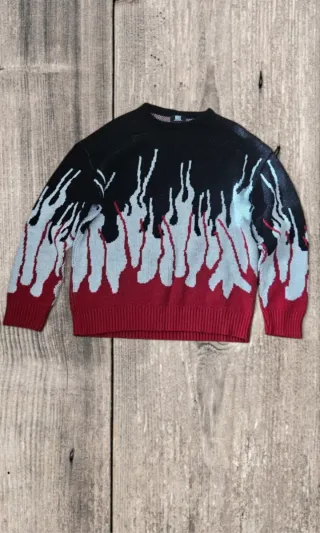 Maglione con stampa fiamme