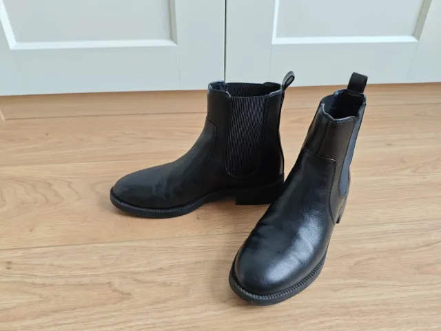 Botines negros. Talla 38