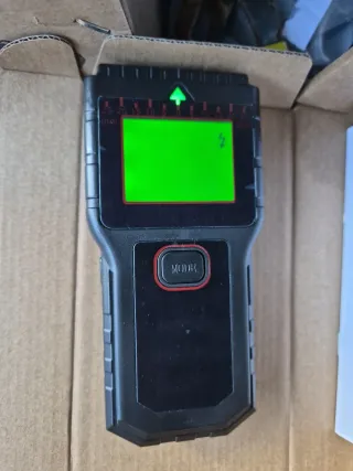 Detector cables y tuberías LTPAG 5 en 1