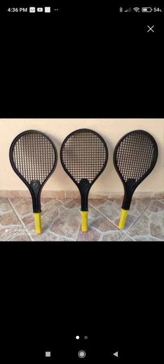 3 Raquetas de Tenis Negras con Mango Amarillo