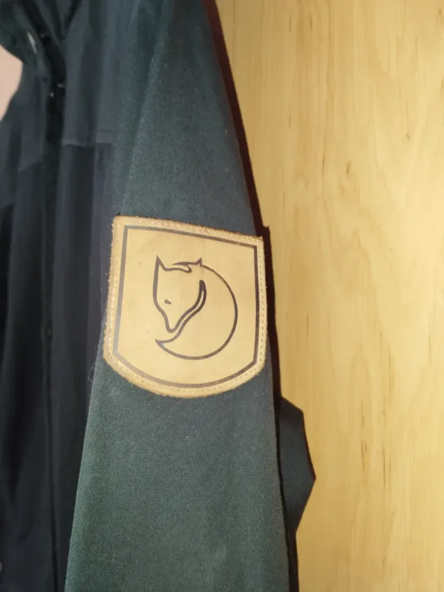 Chaqueta Fjallraven ligera negra