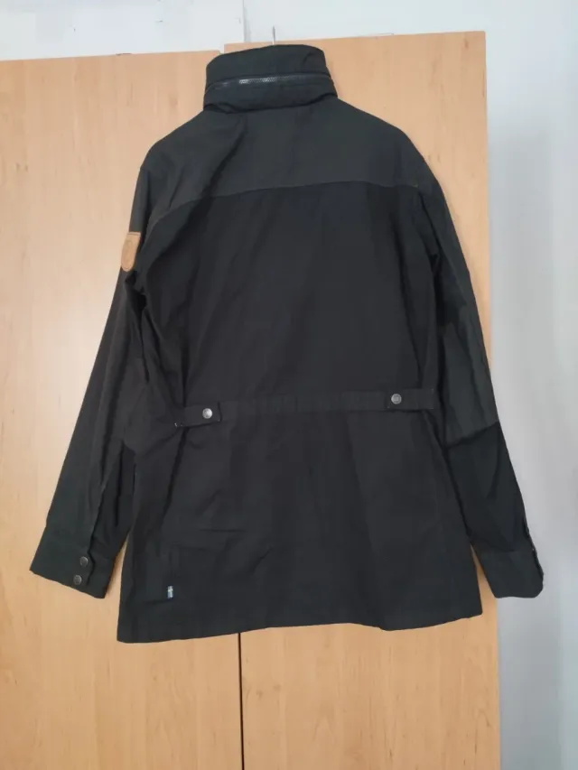 Chaqueta Fjallraven ligera negra