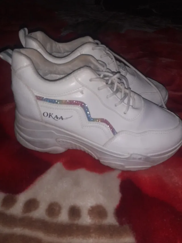 Zapatillas deportivas OKAA blancas