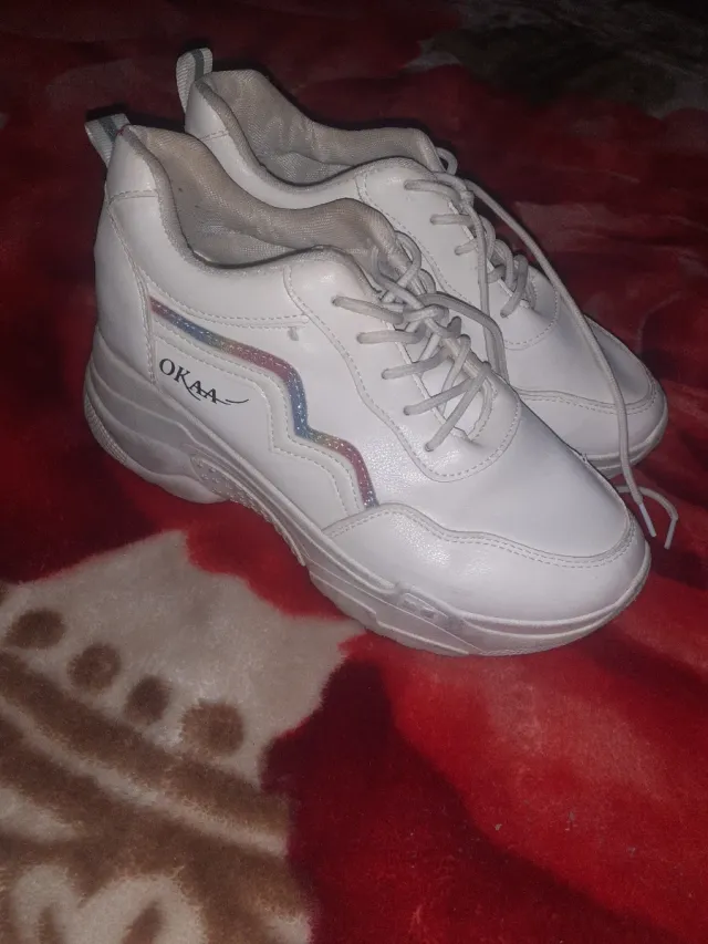 Zapatillas deportivas OKAA blancas
