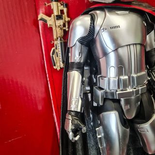 Figura Star Wars Capitã Phasma Hasbro 2015