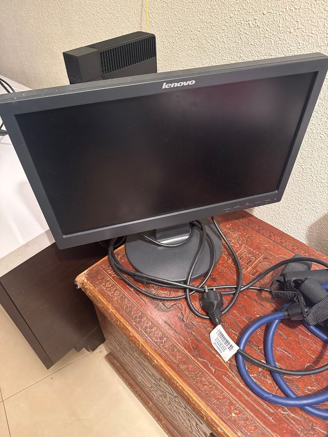 Monitor Lenovo Negro