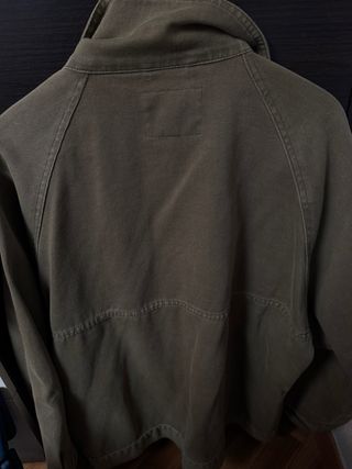 Chaqueta Zara TRF verde militar Talla L