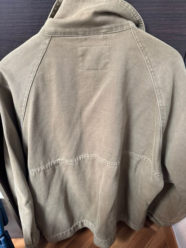 Chaqueta Zara TRF verde militar Talla L