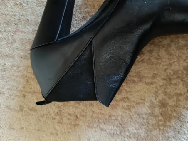 Stivaletti neri con tacco