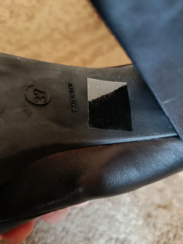 Stivaletti neri con tacco