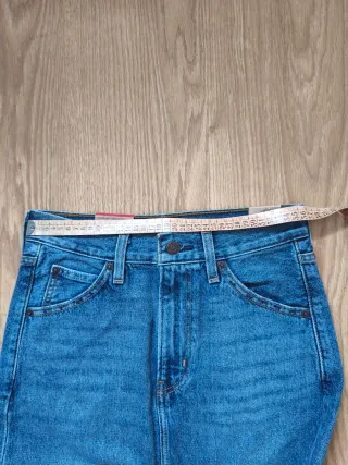Falda midi vaquera Levi's