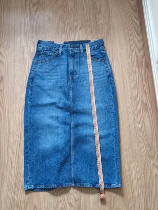 Falda midi vaquera Levi's