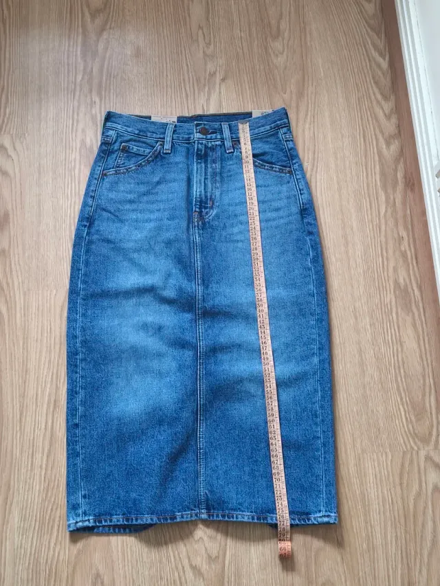 Falda midi vaquera Levi's