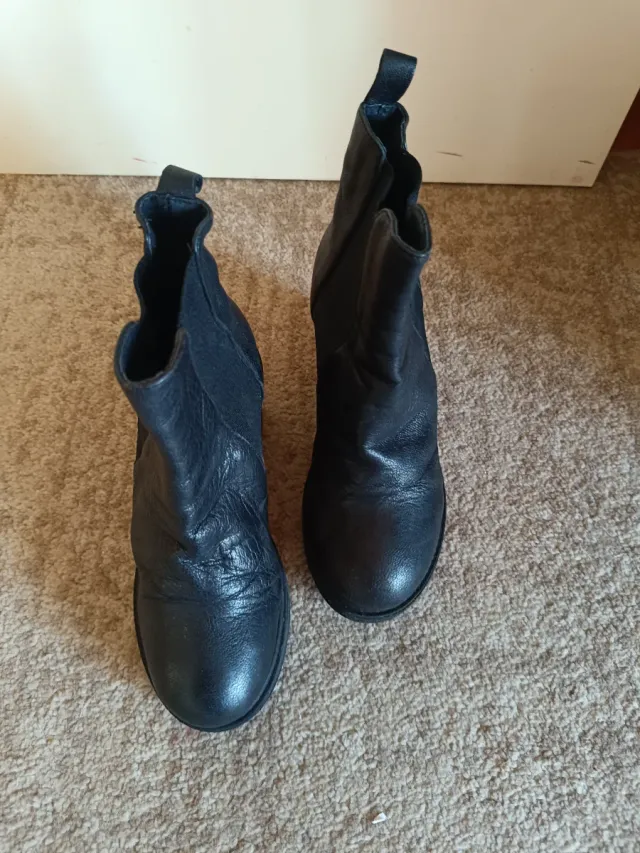 Stivaletti neri donna