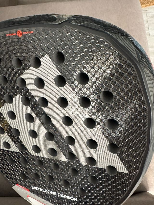 Pala Adidas Metalbone Carbon 2025