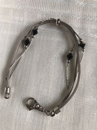 Pulsera Lotus Plata Corazones Negros