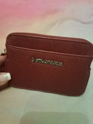 Cartera Burdeos Stradivarius