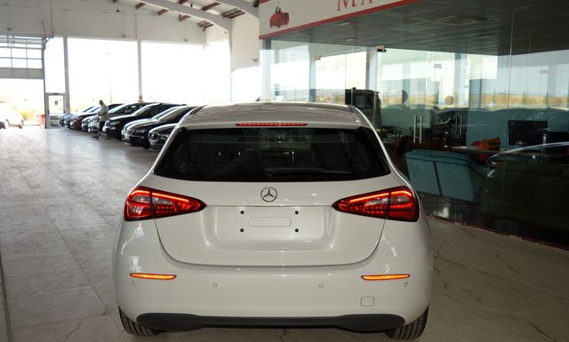 MERCEDES-BENZ CLASS A (W177) A 160 Advantage