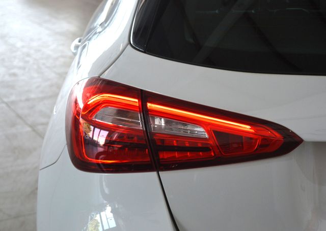 MERCEDES-BENZ CLASS A (W177) A 160 Advantage