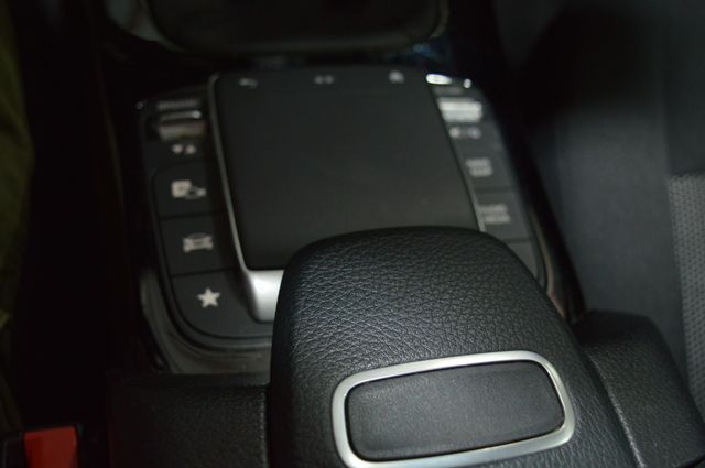 MERCEDES-BENZ CLASS A (W177) A 160 Advantage