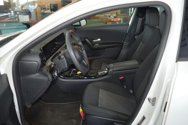 MERCEDES-BENZ CLASS A (W177) A 160 Advantage