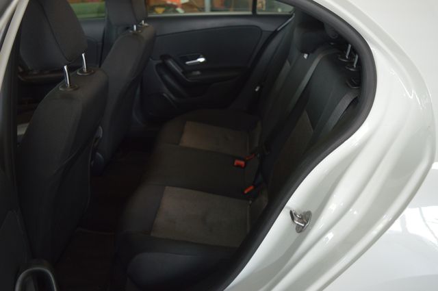 MERCEDES-BENZ CLASS A (W177) A 160 Advantage