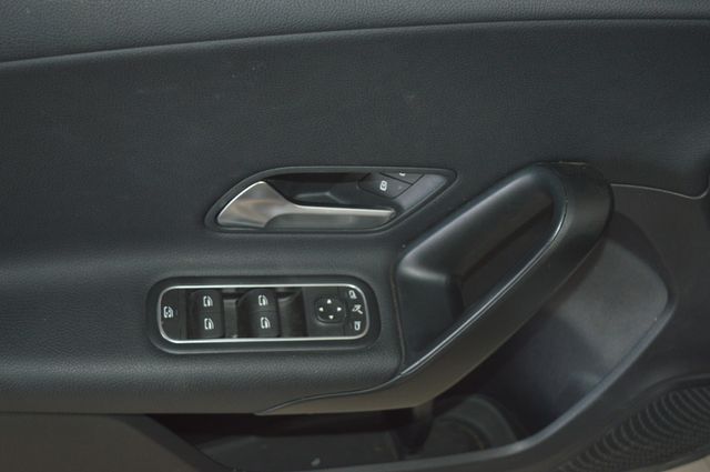 MERCEDES-BENZ CLASS A (W177) A 160 Advantage